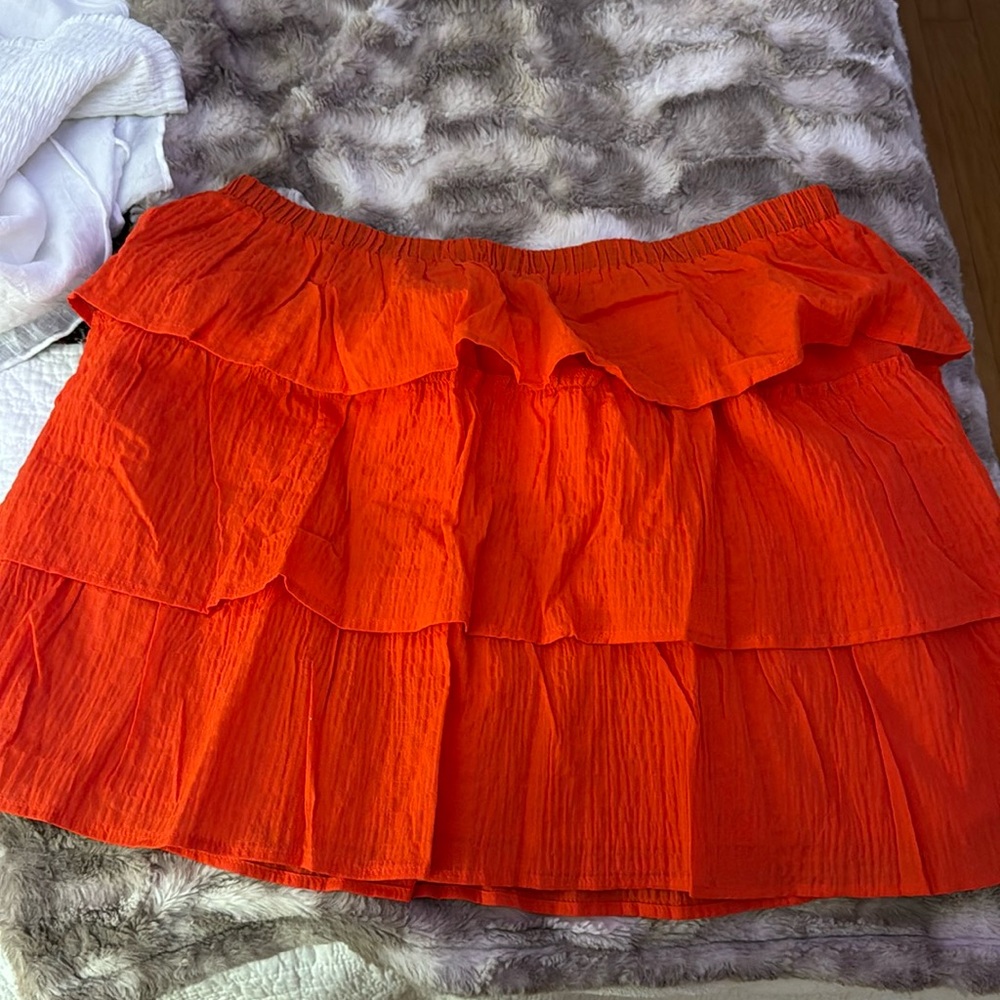 red flowy skirt
